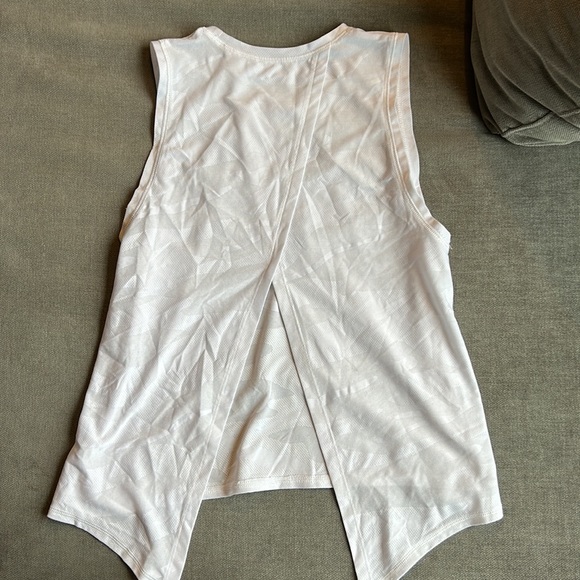 X by gottex white camo print open back tie tank sz small - Picture 5 of 6
